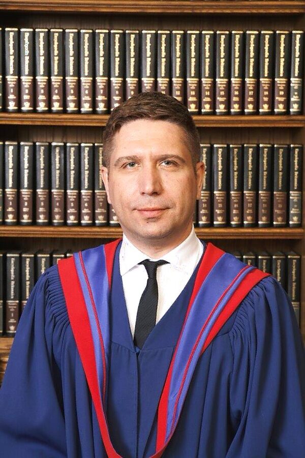 Eli Frolov, Notary Public — Edmonds Notary